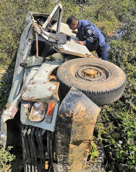 बुद्धजयन्ती मेला भर्न हिँडेका यात्रु चढेको जिप दुर...